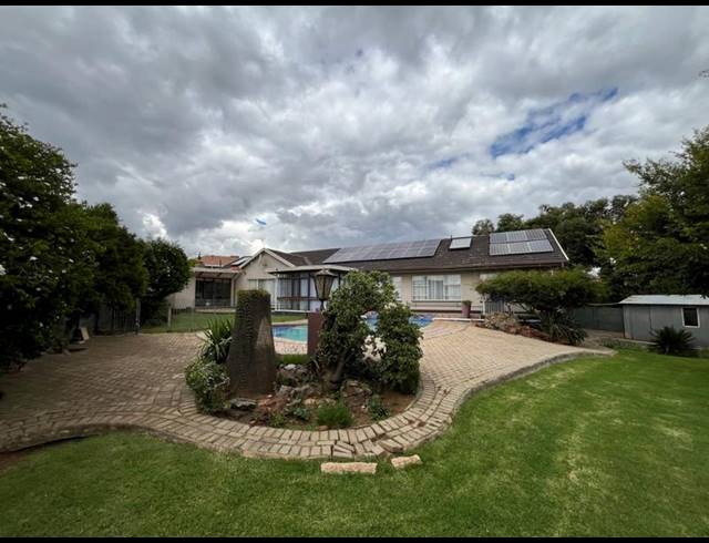 4 BEDROOM HOUSE FOR SALE IN GREENHILLS
